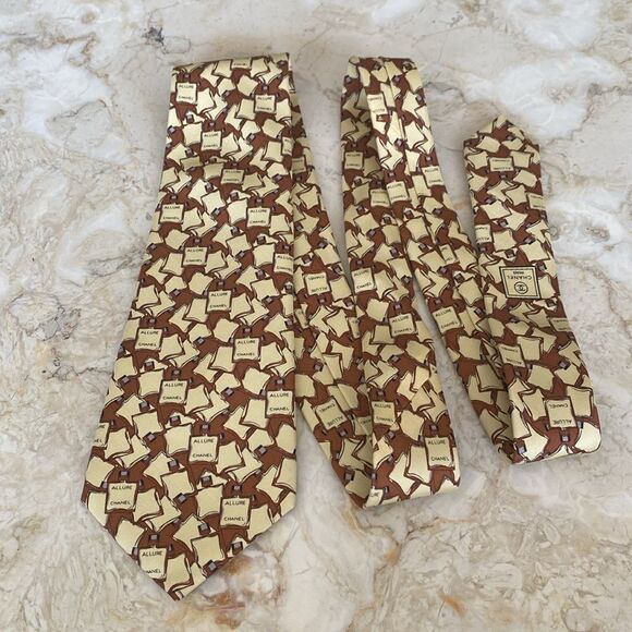 Chanel 100% Silk Tie - Picture 3 of 9